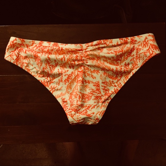 NWOT!!!!! Toile Patterned Bikini - Picture 5 of 7